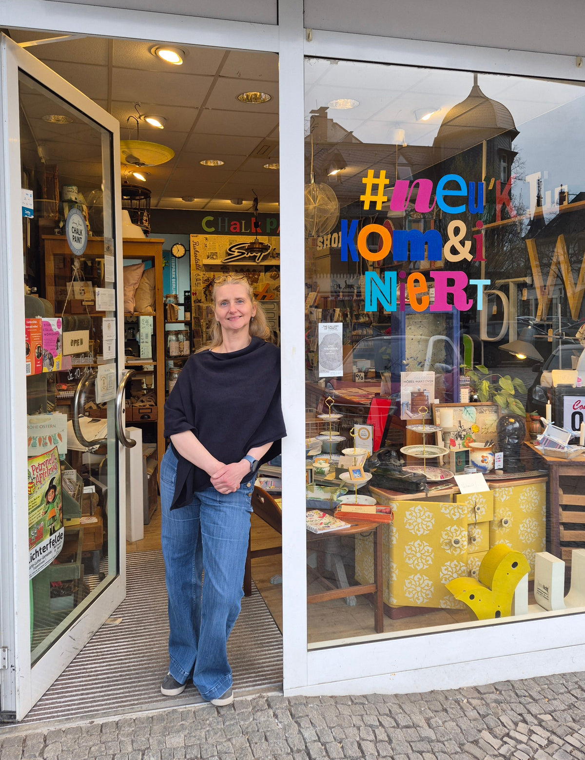Sarah in der Laden Tür, Neukombiniert, Lichterfelde-West Berlin